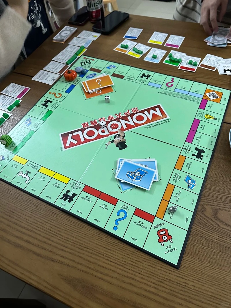 ハスブロ モノポリー クラシック リアル シリーズ エステー - Hasbro Game Monopoly のレビューと価格