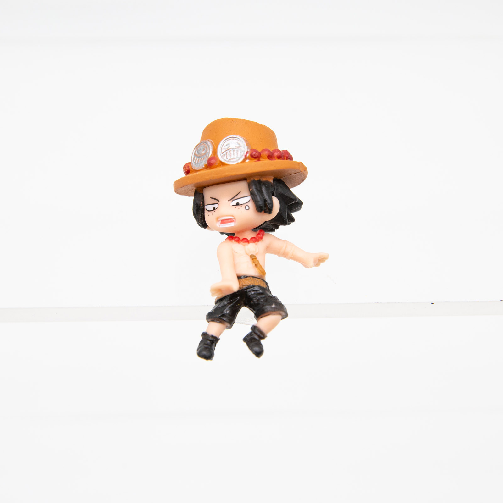 本物のワンピースガチャポンフィギュア ルフィ ロー エース  - Capsule Toy Gashapon のレビューと価格